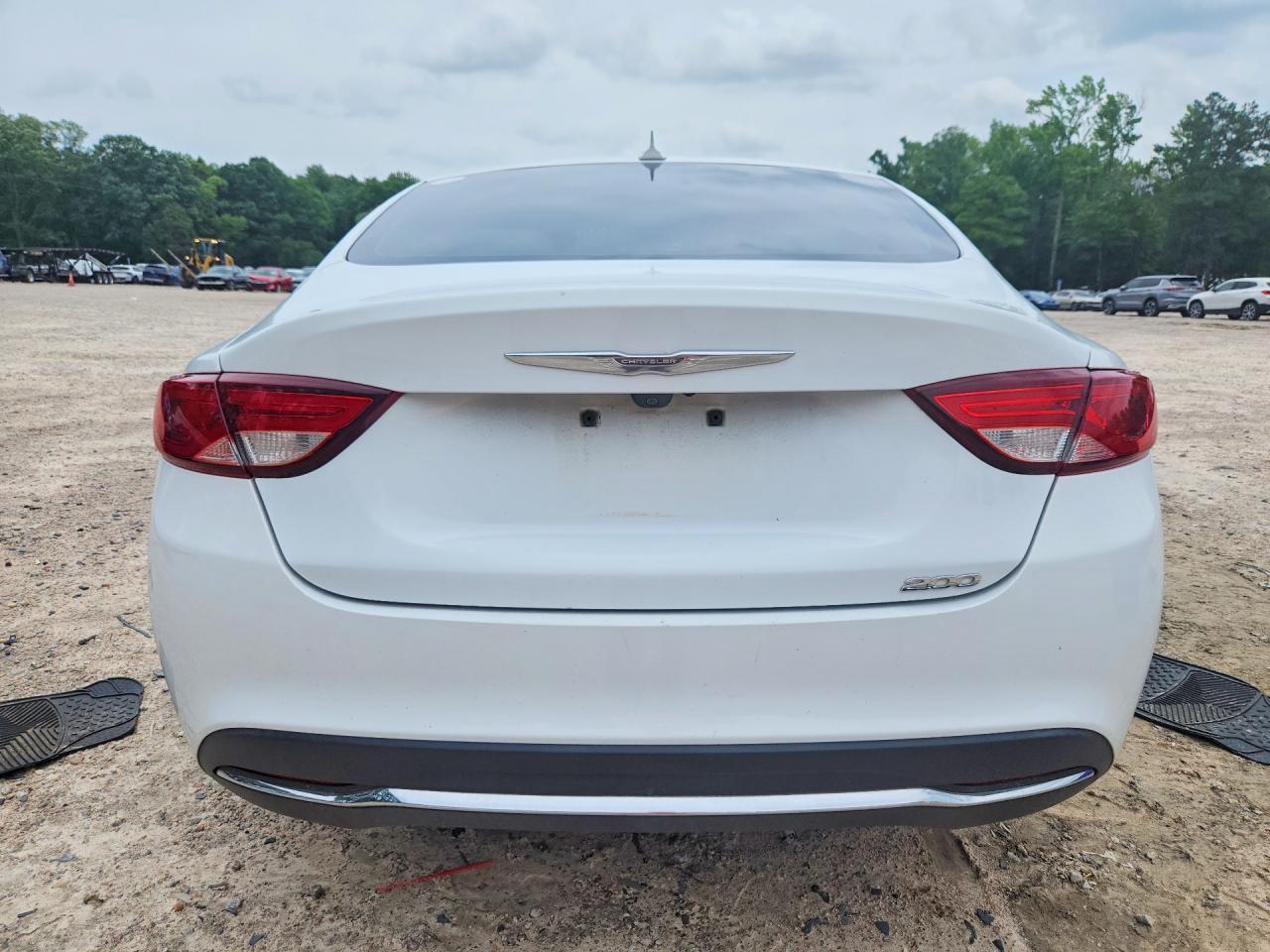 2017 Chrysler 200 Limited - Image 6