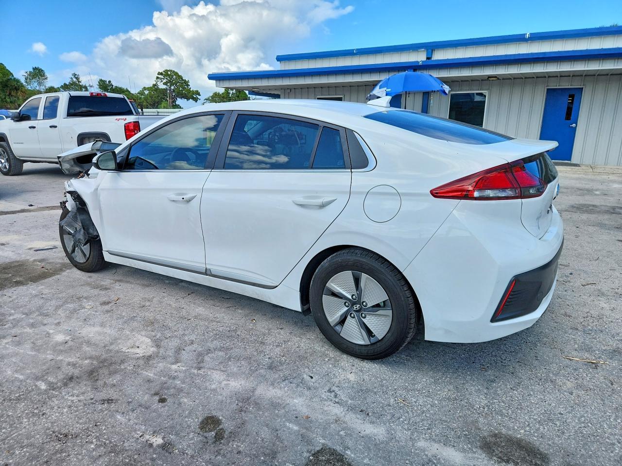 2021 Hyundai Ioniq Se - Фото 2
