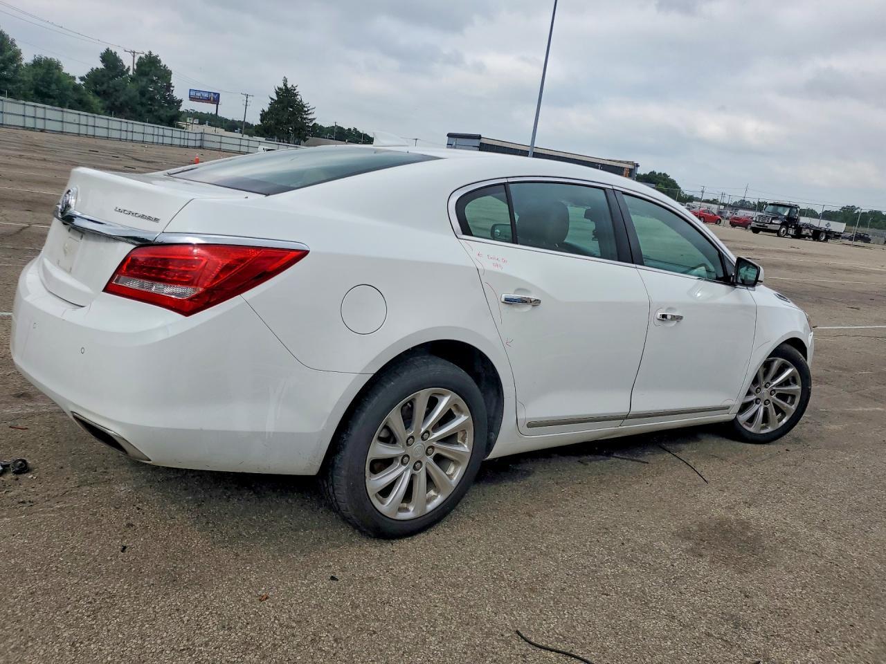 2015 Buick Lacrosse - Фото 3