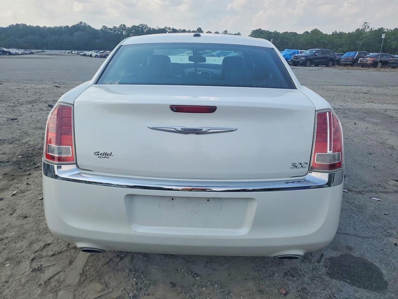 2012 Chrysler 300 Limited - Image 6
