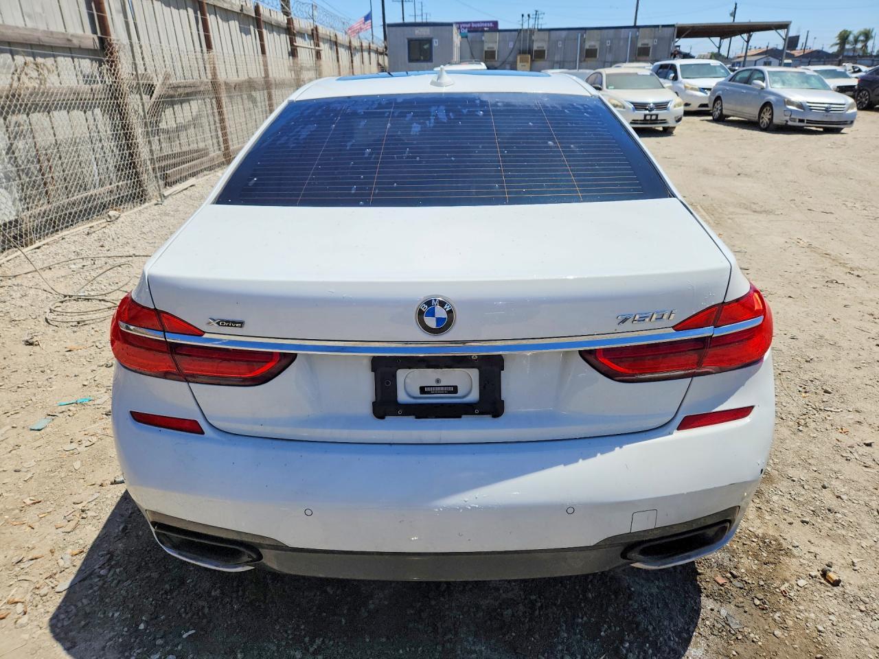 2016 BMW 750 Xi - Image 6