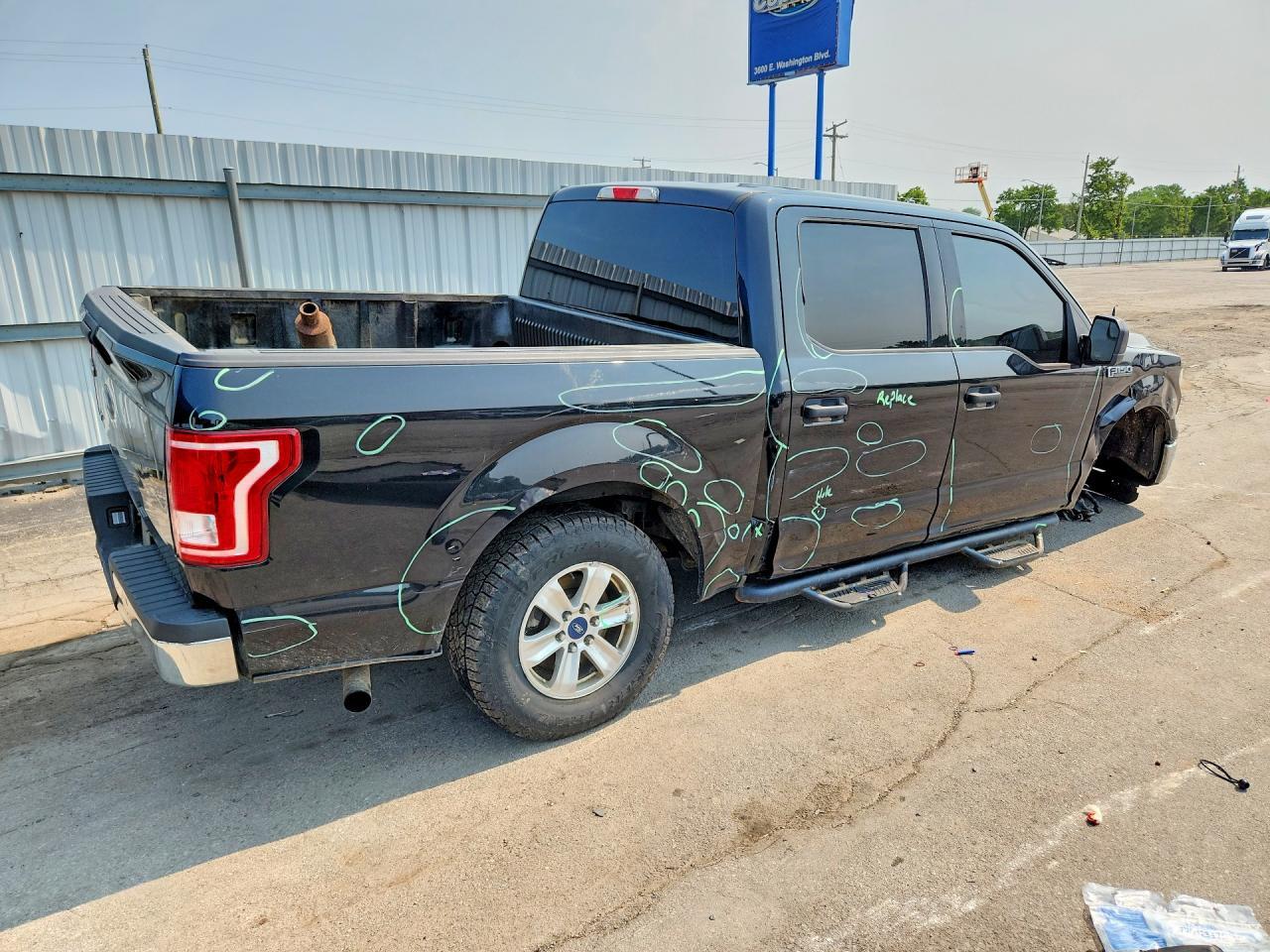 2015 Ford F150 Supercrew - Фото 3