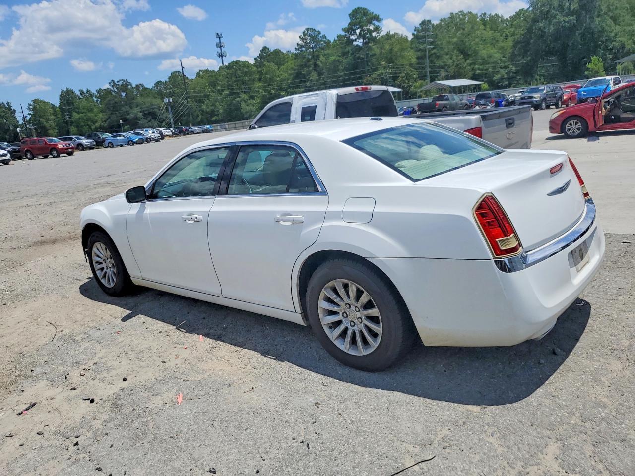 2011 Chrysler 300 - Фото 2