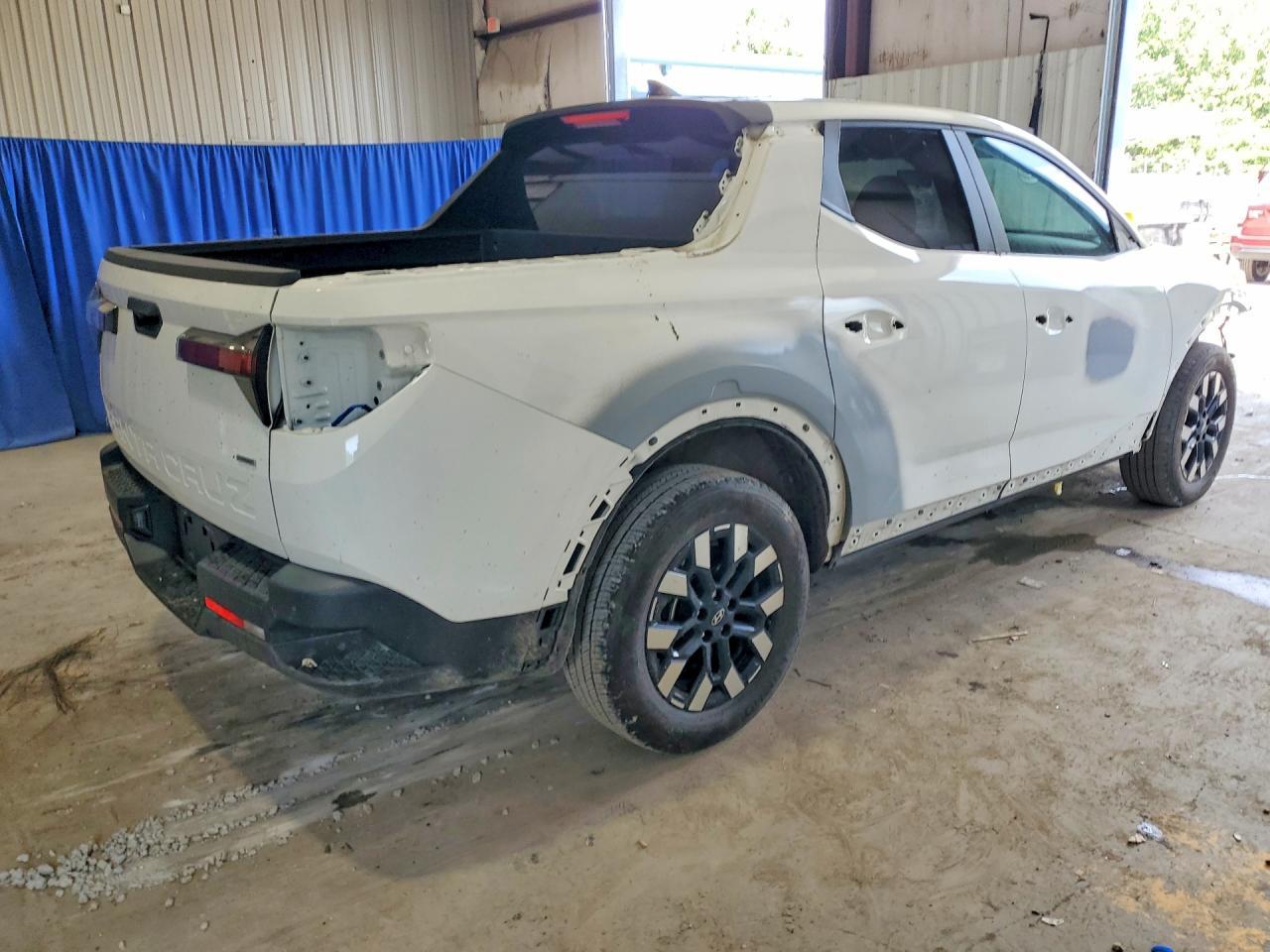 2025 Hyundai Santa Cruz Se - Image 3