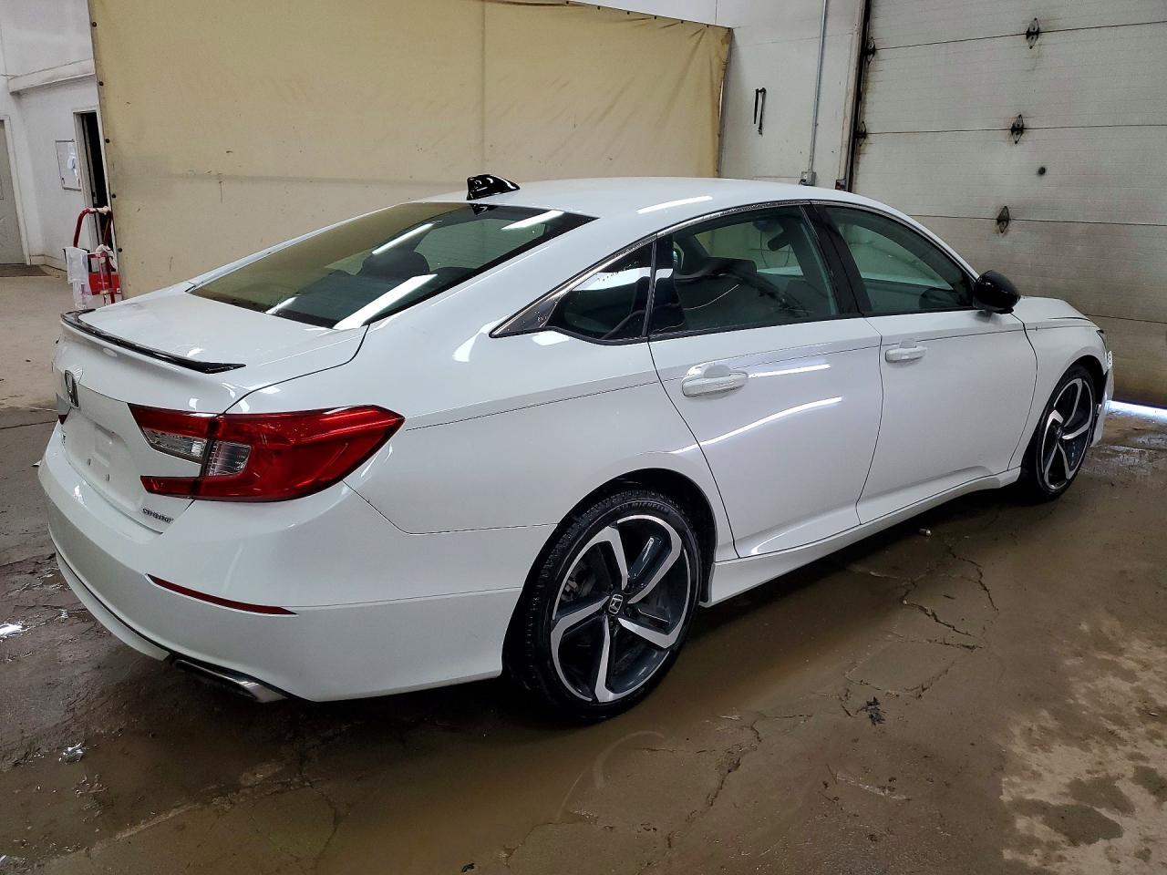 2022 Honda Accord Sport - Фото 3