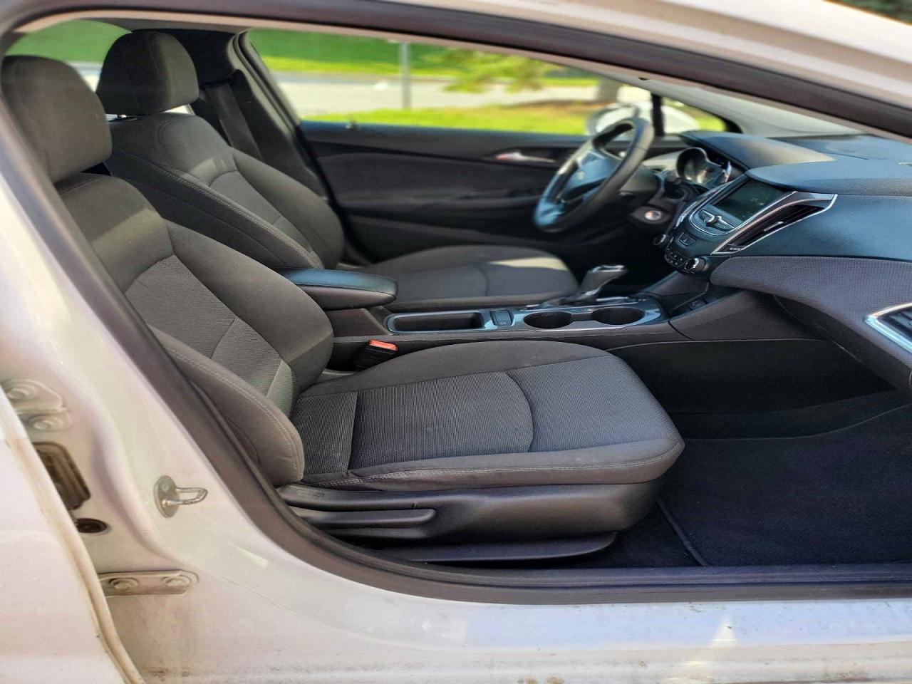 2019 Chevrolet Cruze Lt - Image 5