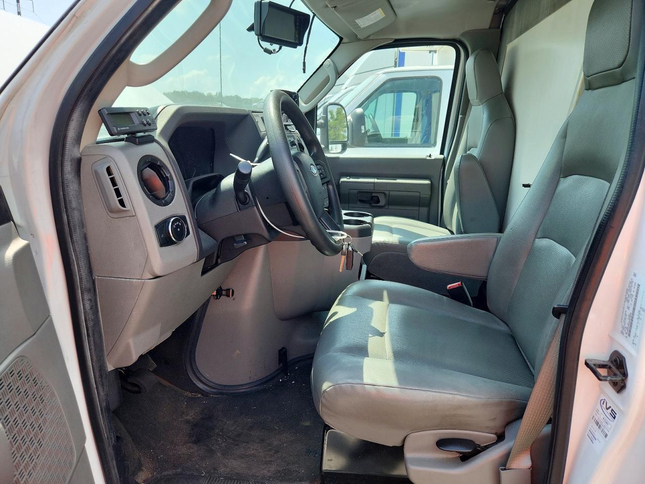2024 Ford E350 Refrigerated Box Truck - Image 7