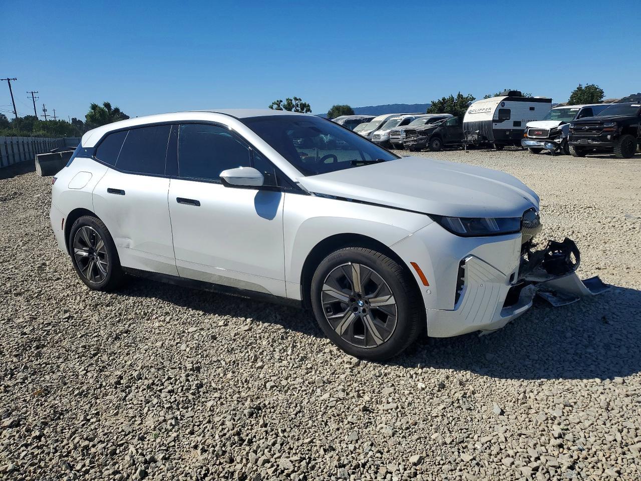 2026 BMW Ix xDrive45 - Image 4