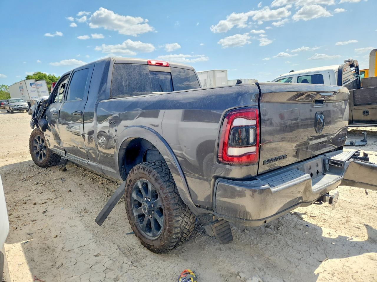 2022 Ram 2500 Laramie - Фото 2