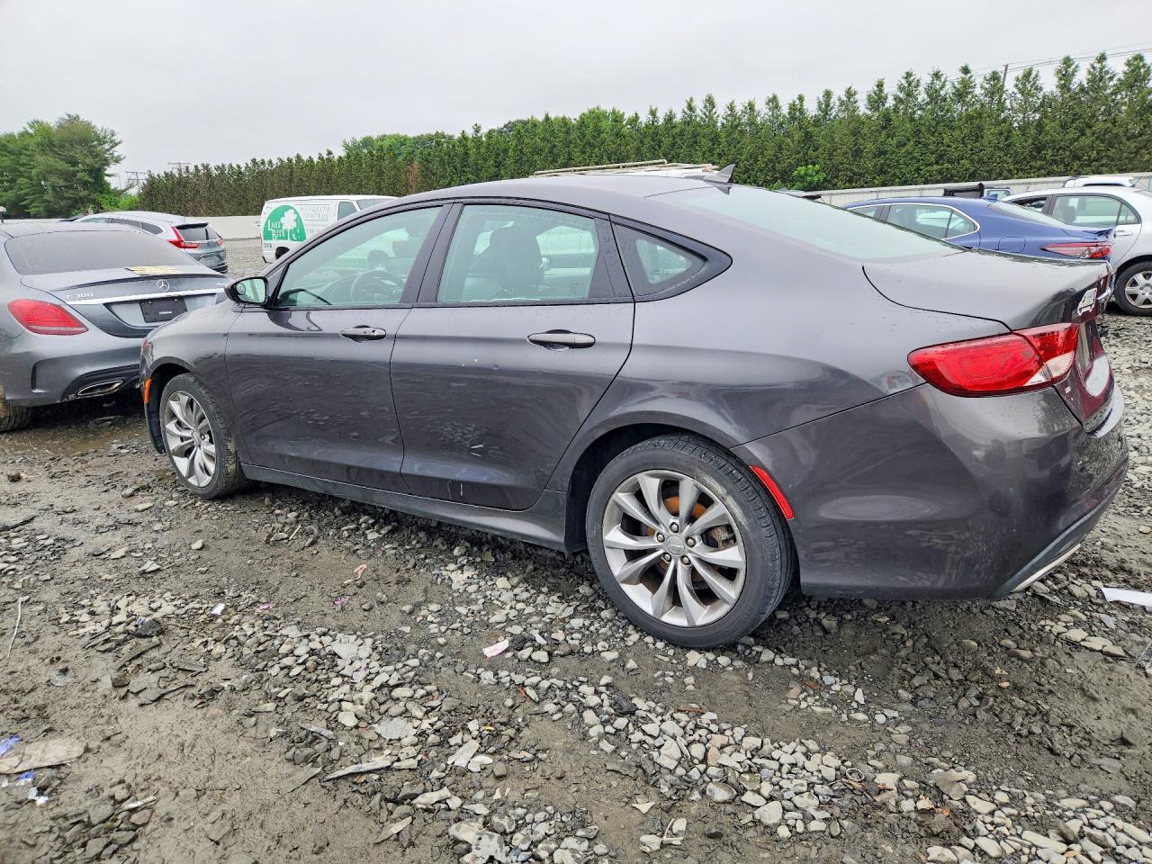 2015 Chrysler 200 S - Image 2