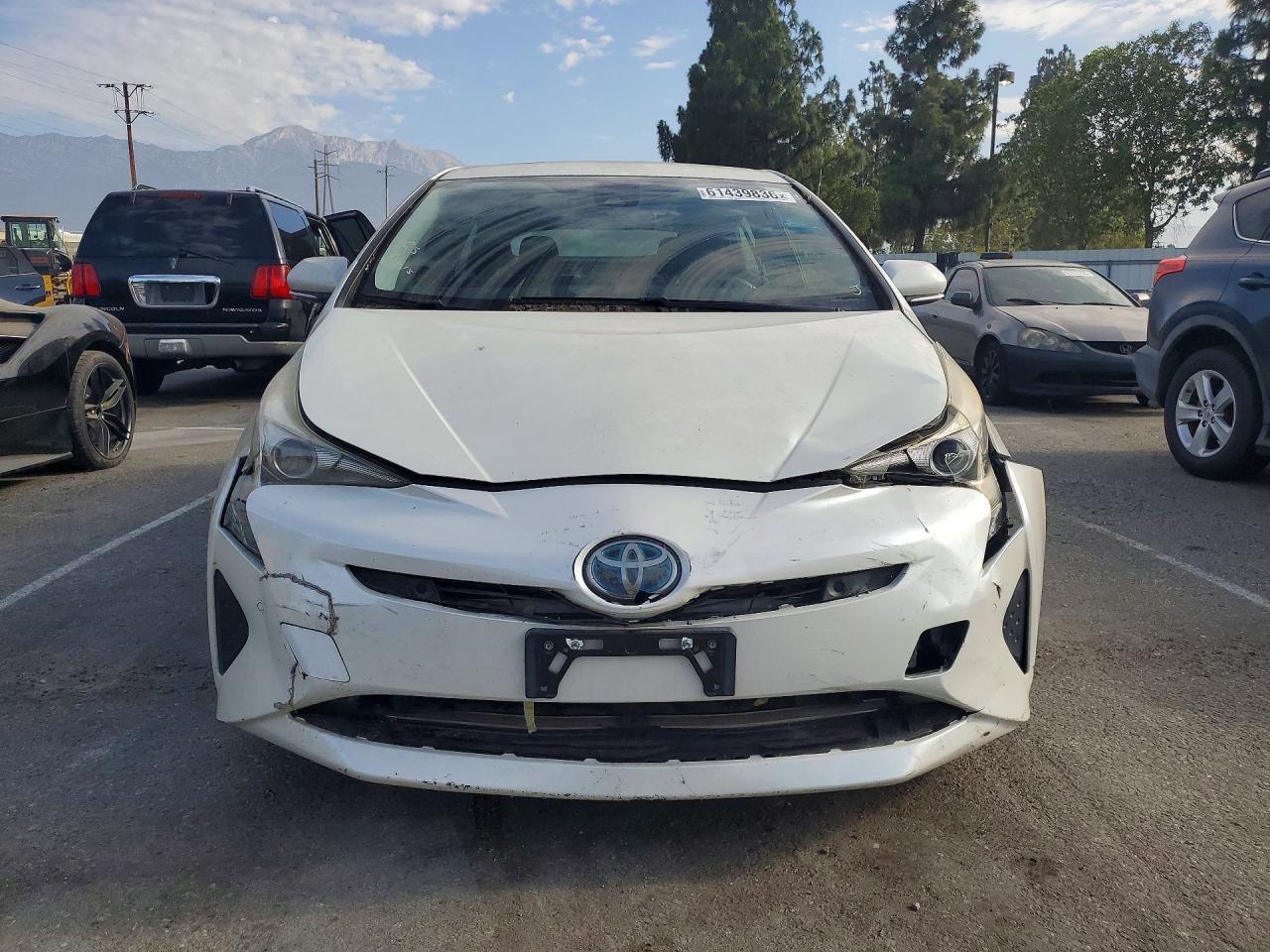 2018 Toyota Prius Two - Фото 5