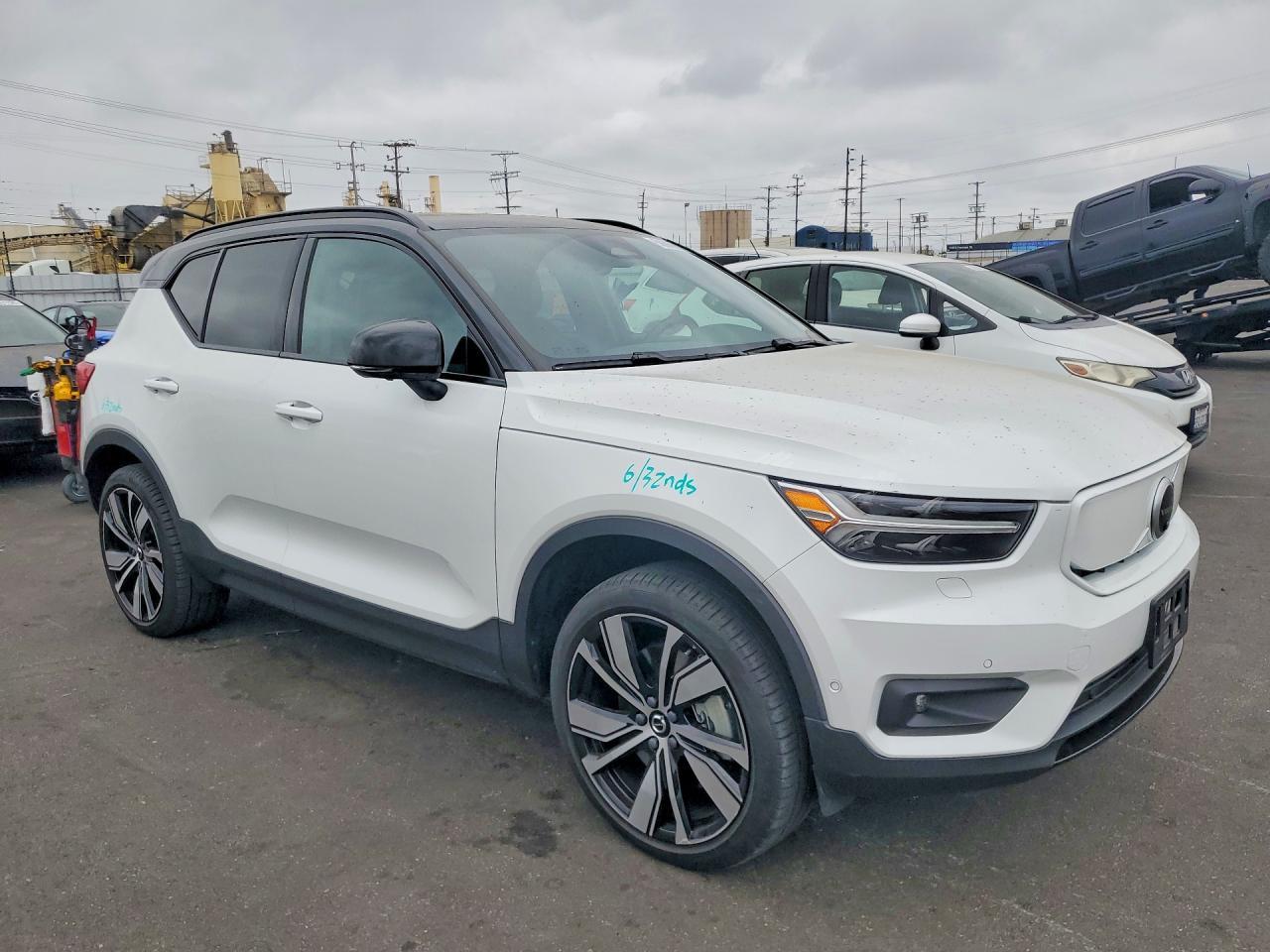 2022 Volvo Xc40 P8 Recharge Plus - Фото 4