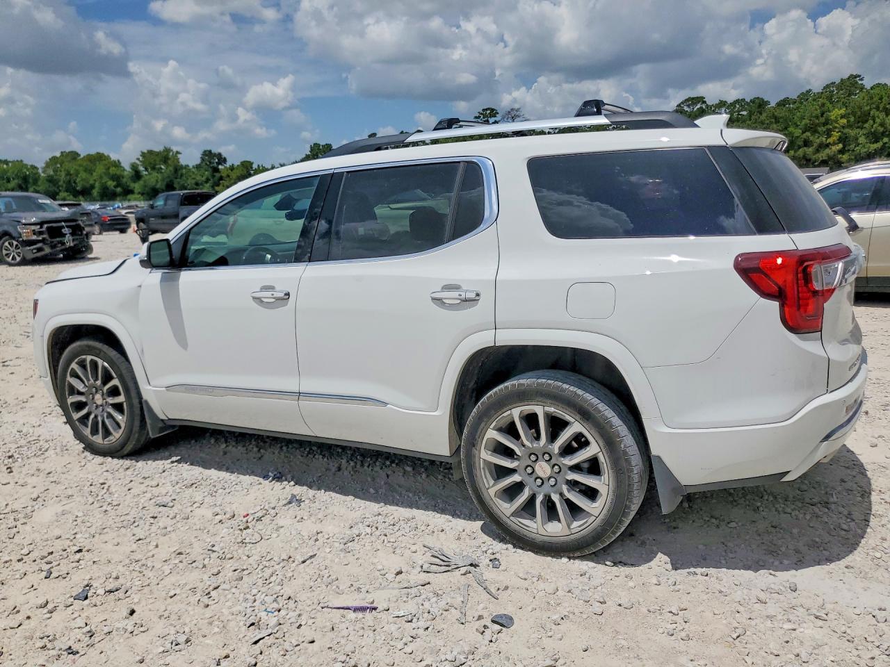2022 GMC Acadia Denali - Фото 2