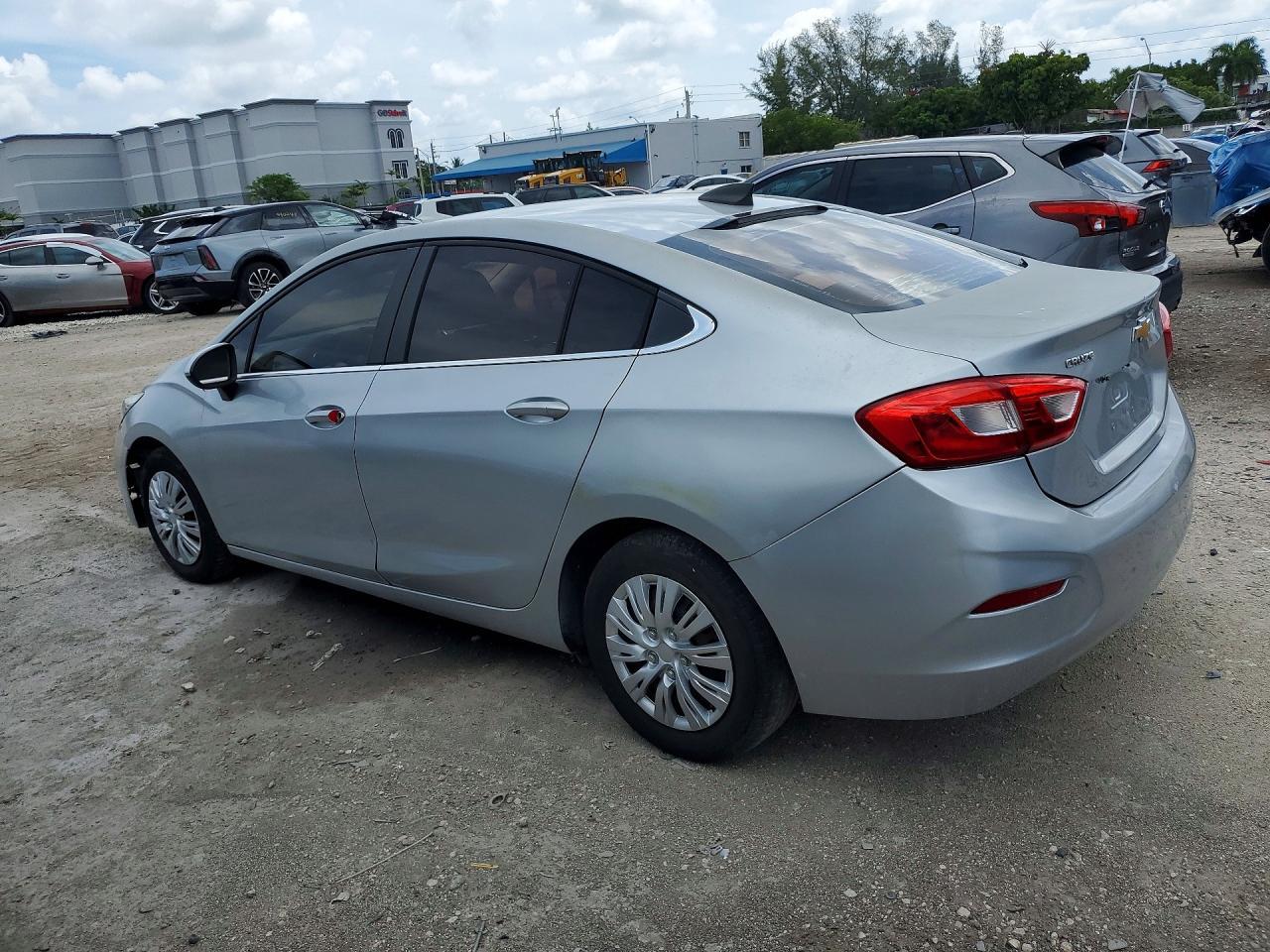 2017 Chevrolet Cruze Ls - Image 2