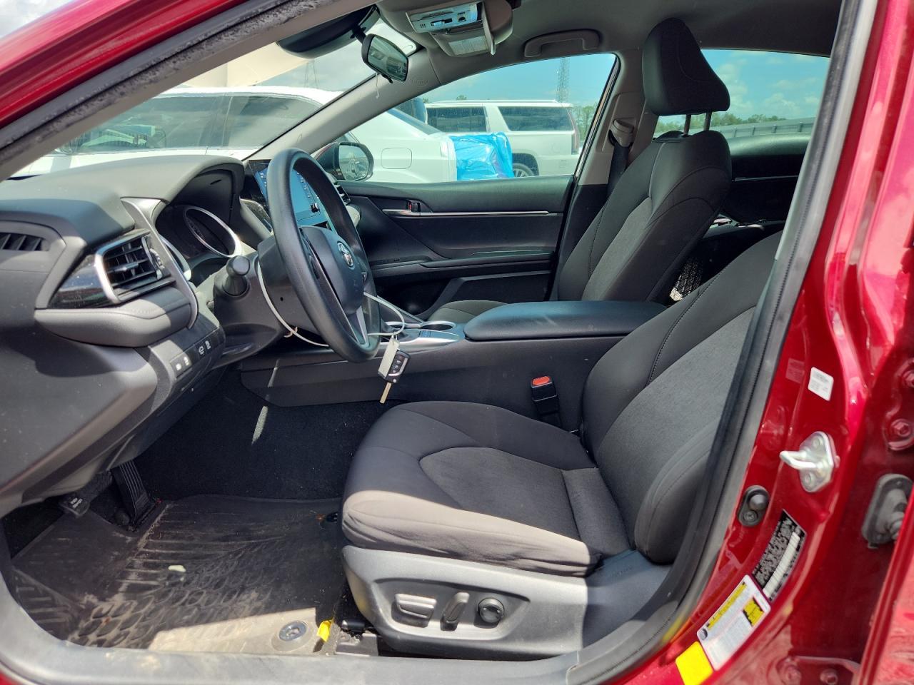 2022 Toyota Camry Le - Фото 7