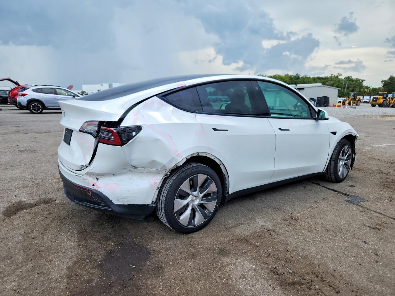 2021 Tesla Model Y - Фото 3