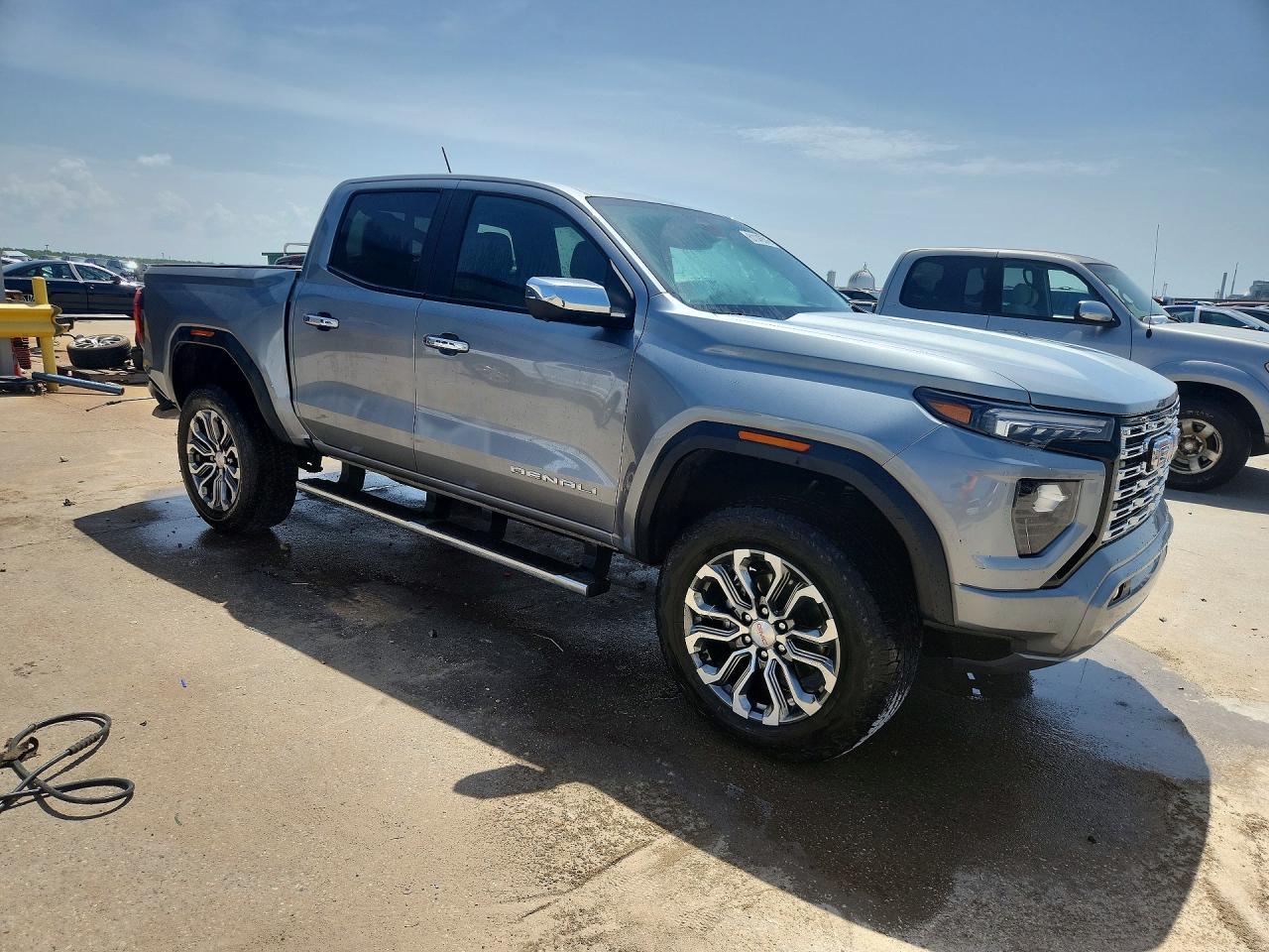 2024 GMC Canyon Denali - Image 4
