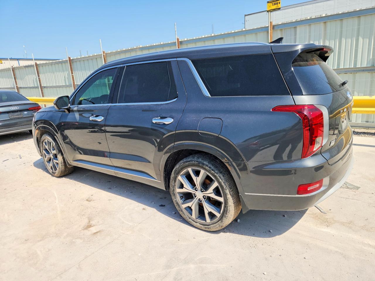 2021 Hyundai Palisade Limited - Image 2