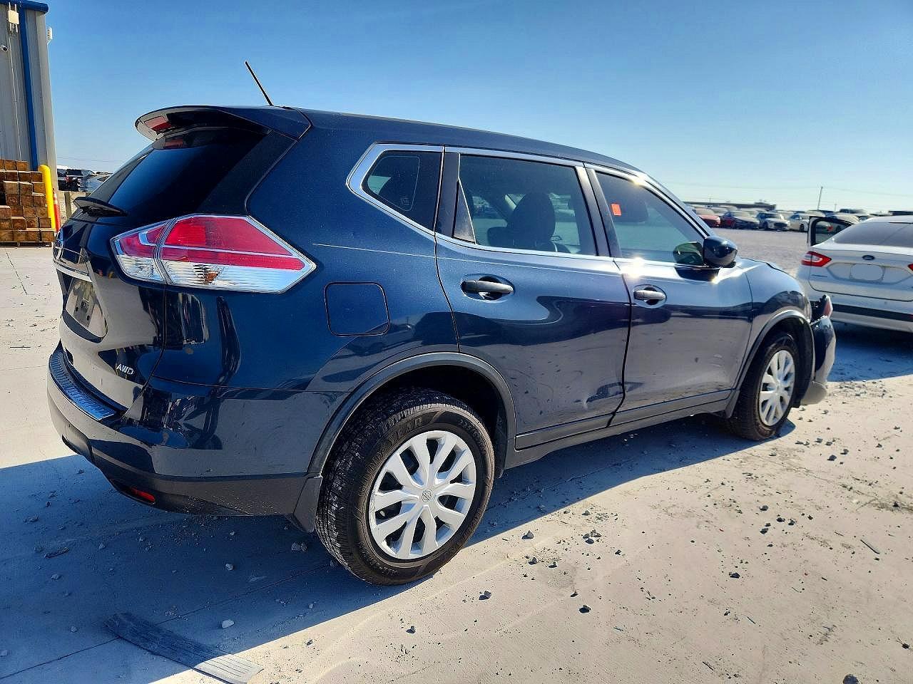 2016 Nissan Rogue S - Фото 3