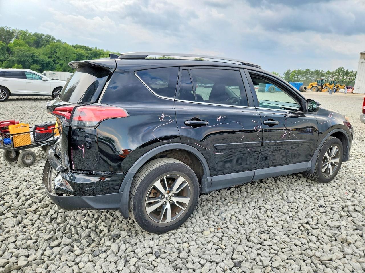 2017 Toyota Rav4 Xle - Image 3