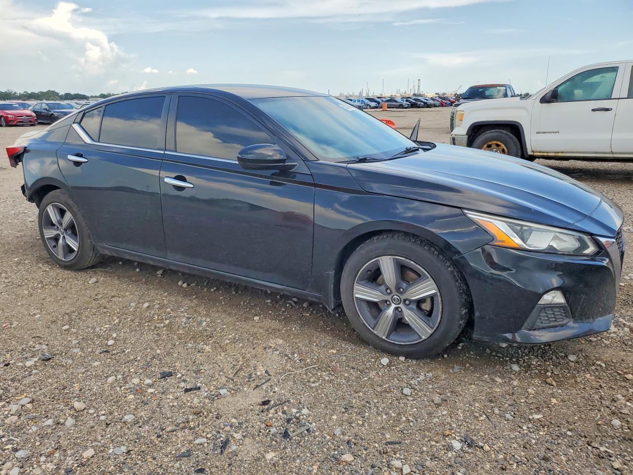 2019 Nissan Altima S - Фото 4