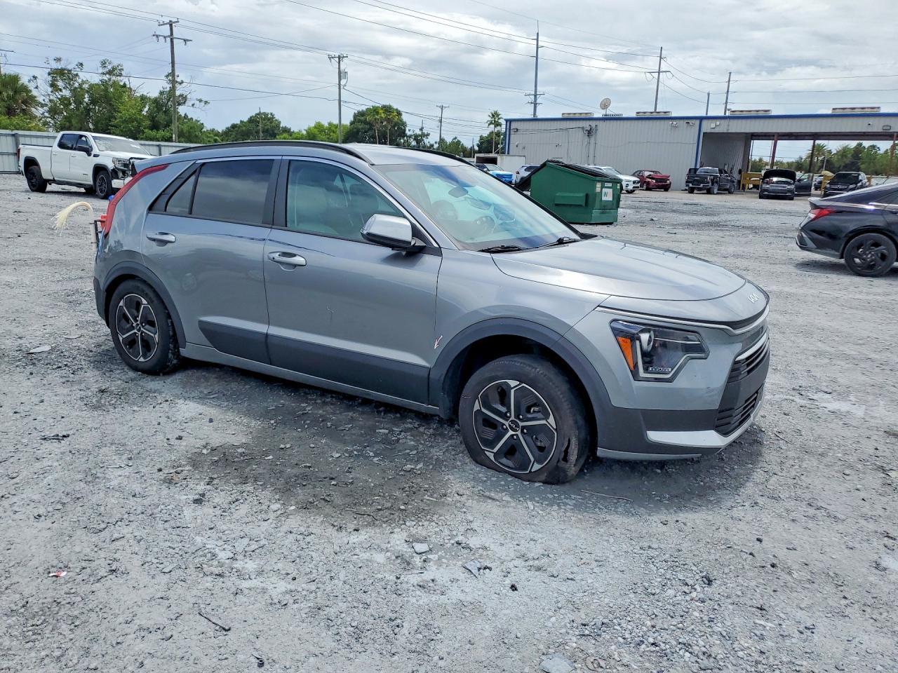 2024 Kia Niro Ex - Image 4