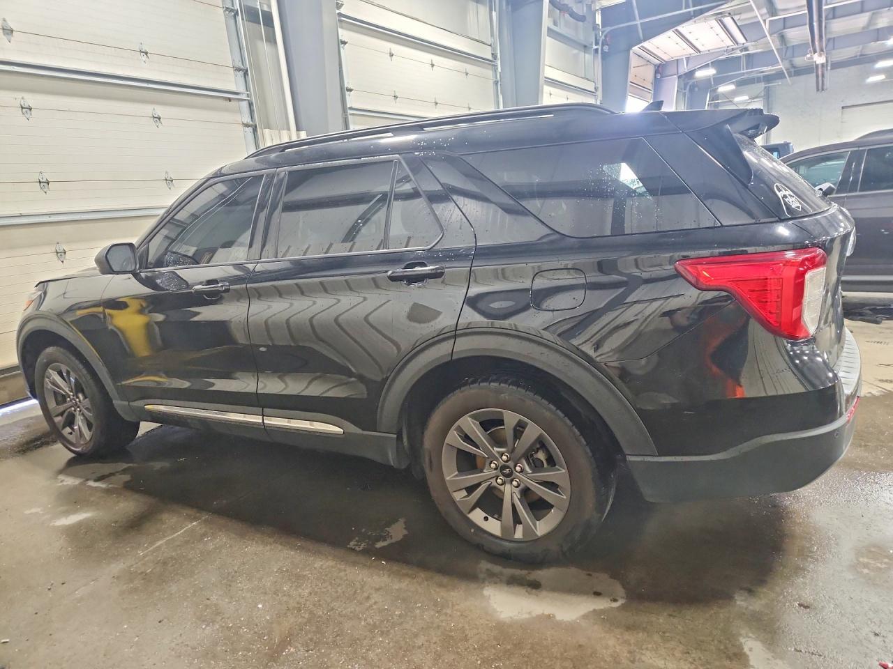 2020 Ford Explorer Xlt - Фото 2