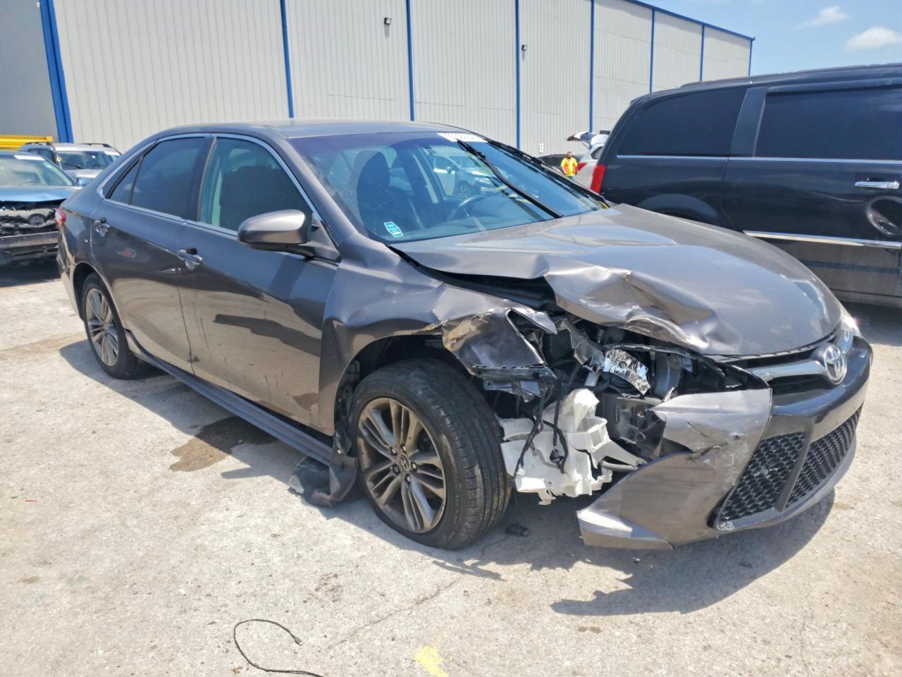 2016 Toyota Camry Se - Image 4