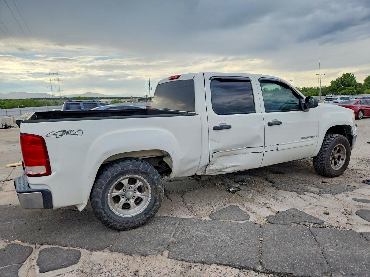 2008 GMC Sierra K1500 - Image 3