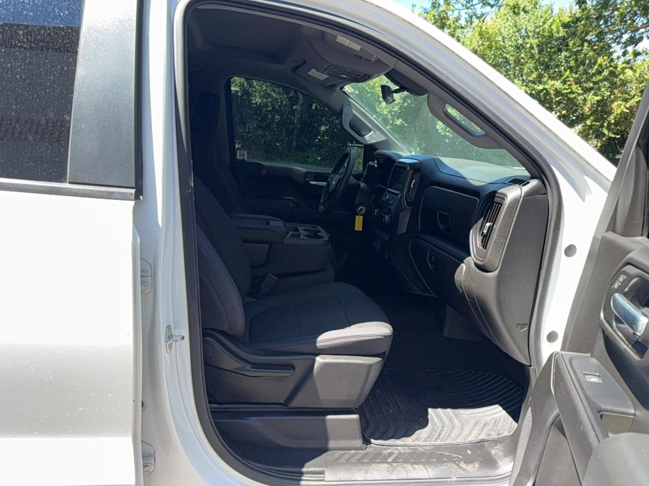 2019 Chevrolet Silverado C1500 - Image 5