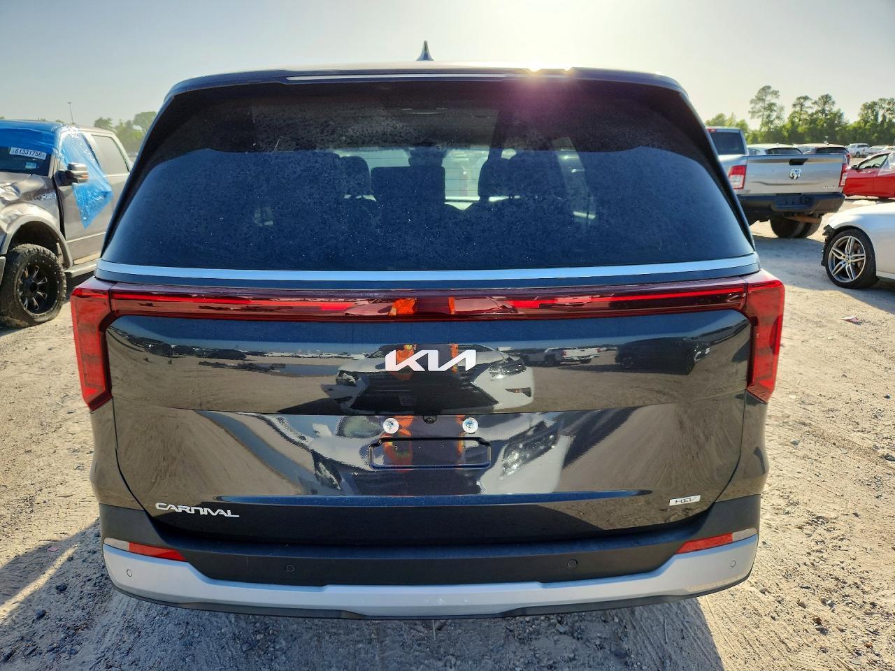 2026 Kia Carnival Lxs - Фото 6