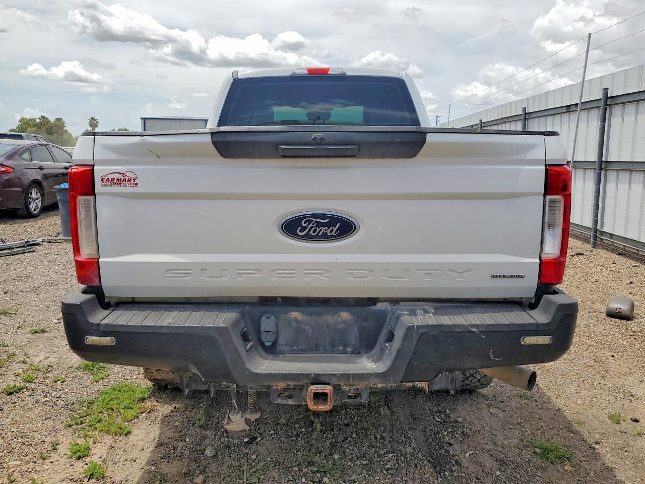 2017 Ford F250 Super Duty - Фото 6