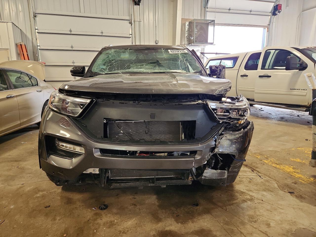 2020 Ford Explorer Limited - Image 5