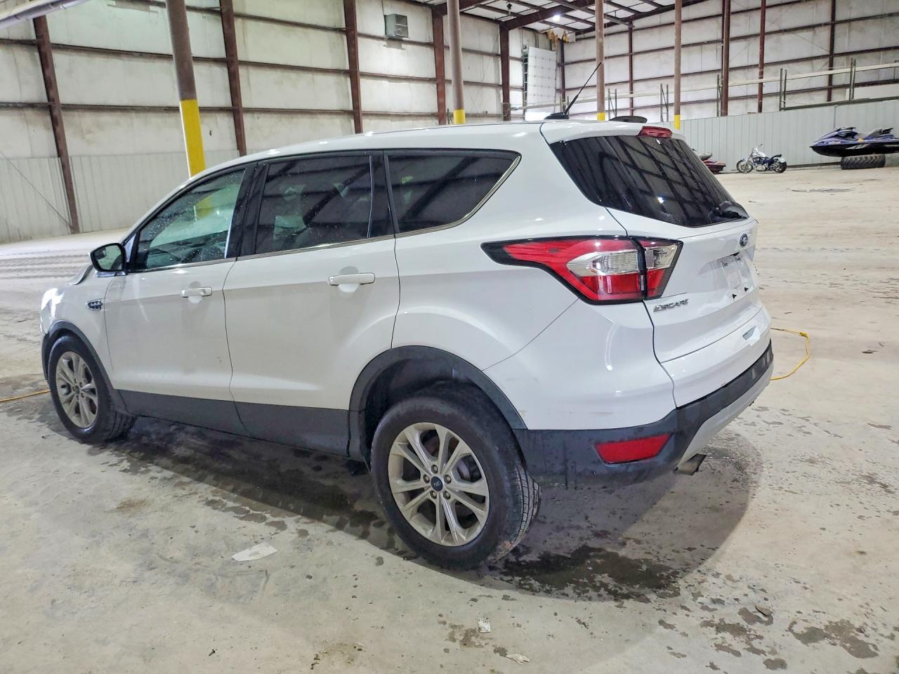 2017 Ford Escape Se - Image 2