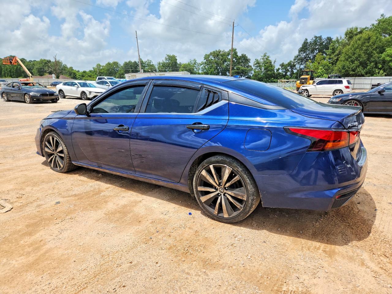 2022 Nissan Altima Sr - Фото 2
