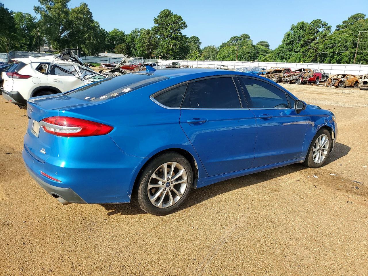 2019 Ford Fusion Se - Image 3