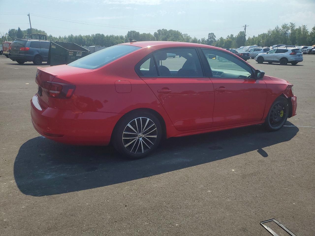 2016 Volkswagen Jetta Sport - Image 3