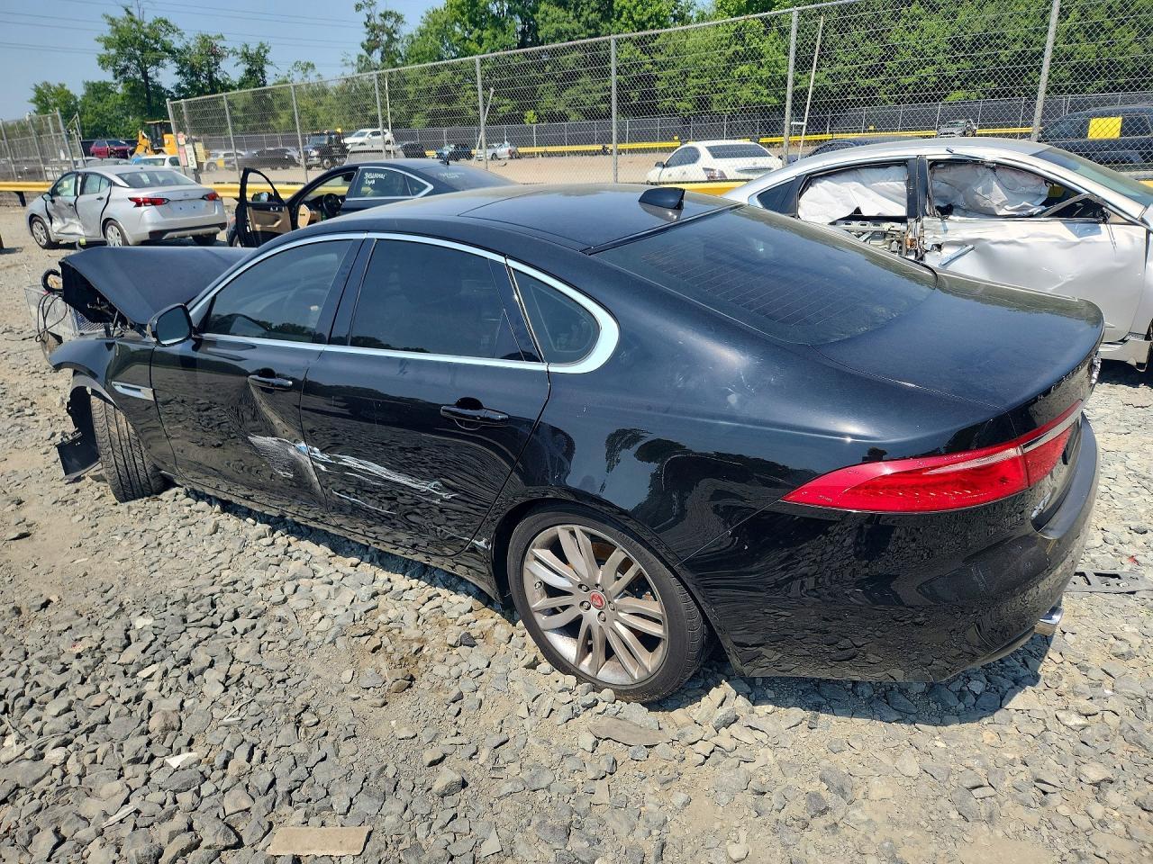 2017 Jaguar Xf Prestige - Image 2