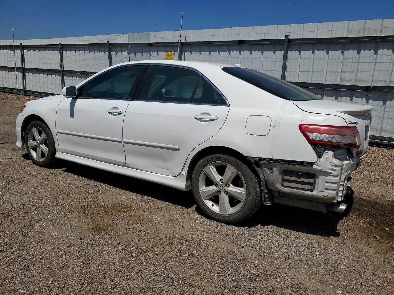 2010 Toyota Camry Se - Фото 2