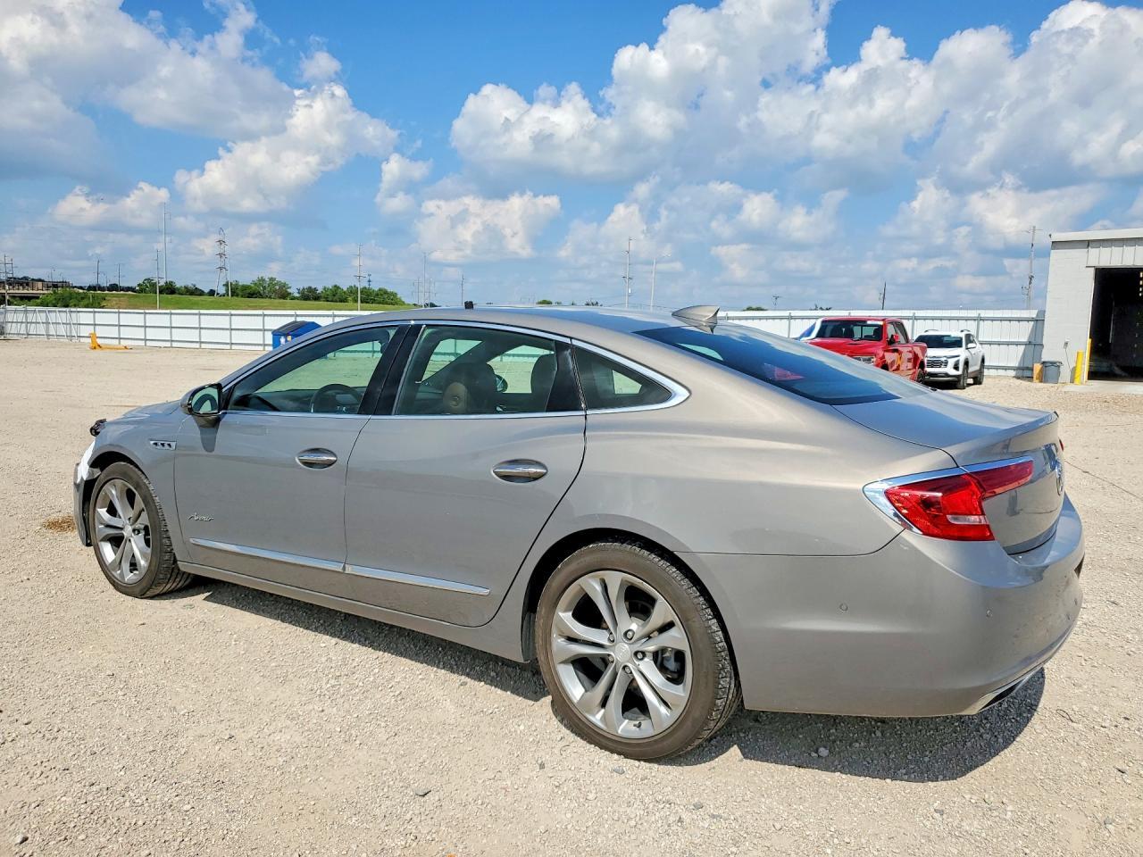 2019 Buick Lacrosse Avenir - Фото 2