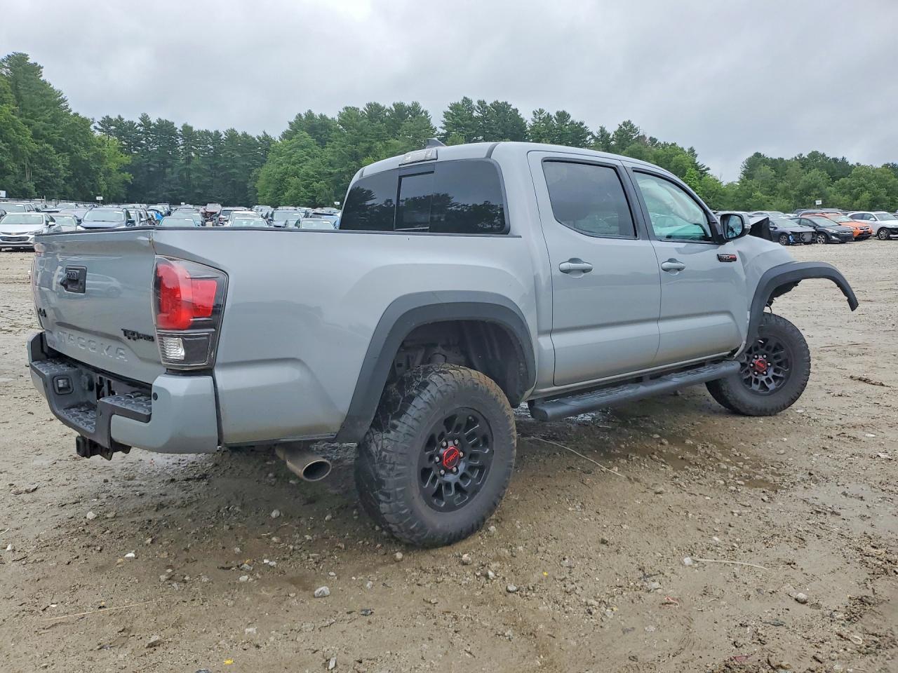 2017 Toyota Tacoma Trd Pro - Image 3