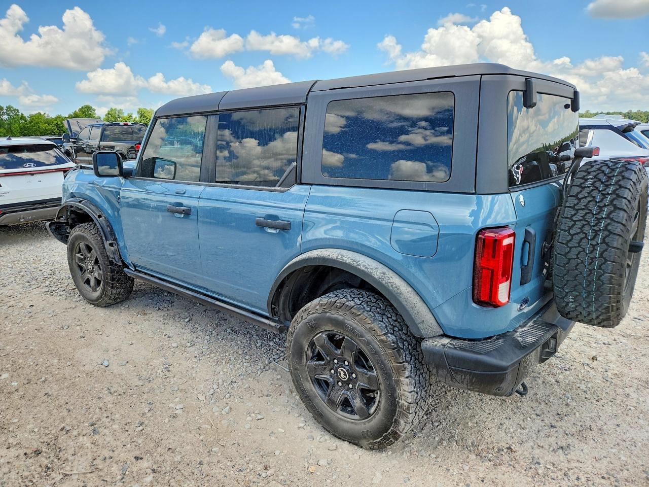 2023 Ford Bronco Base - Фото 2