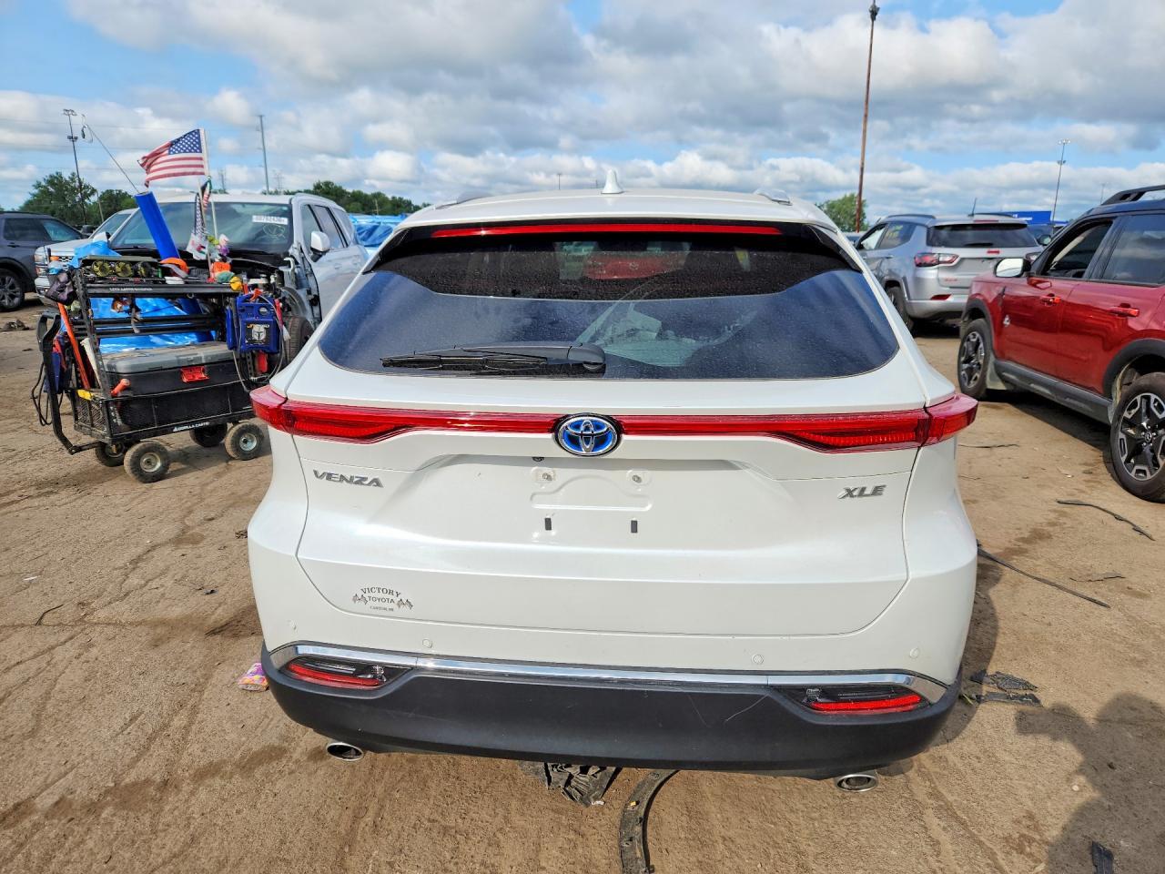 2024 Toyota Venza Xle - Image 6