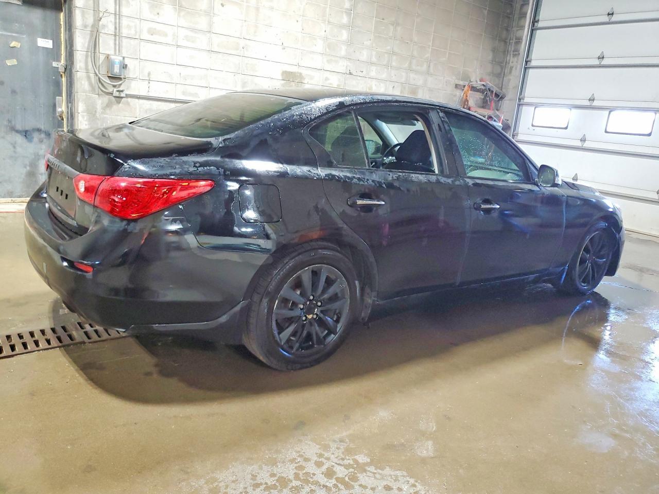 2016 Infiniti Q50 3.0T Premium - Image 3