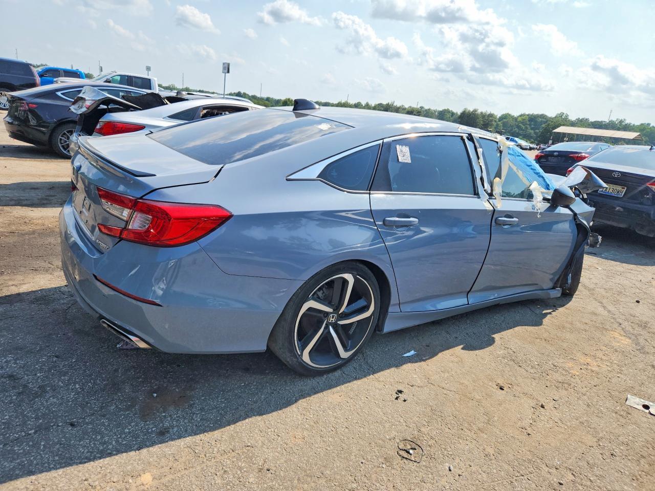 2022 Honda Accord Sport - Фото 3