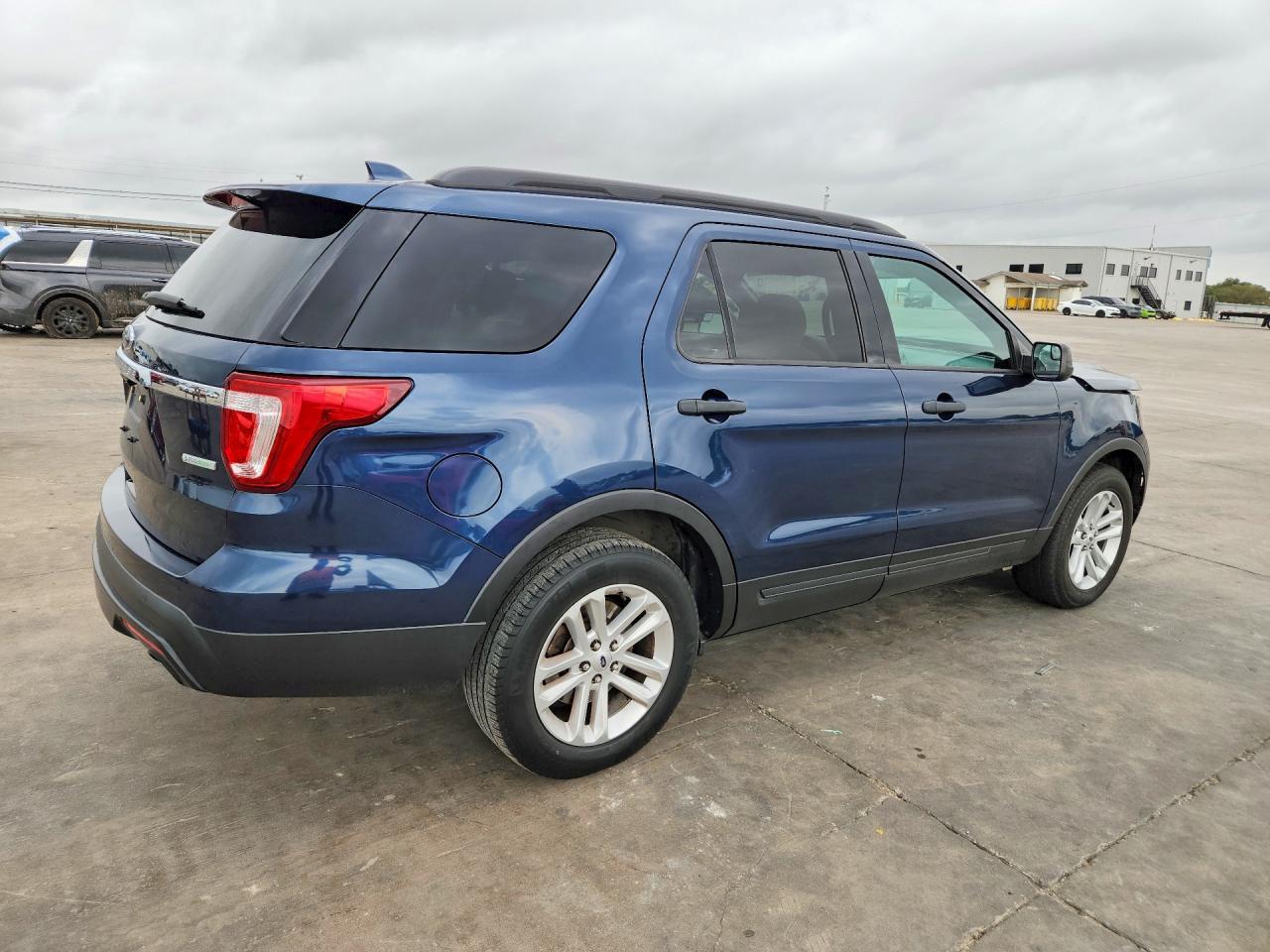 2017 Ford Explorer - Фото 3