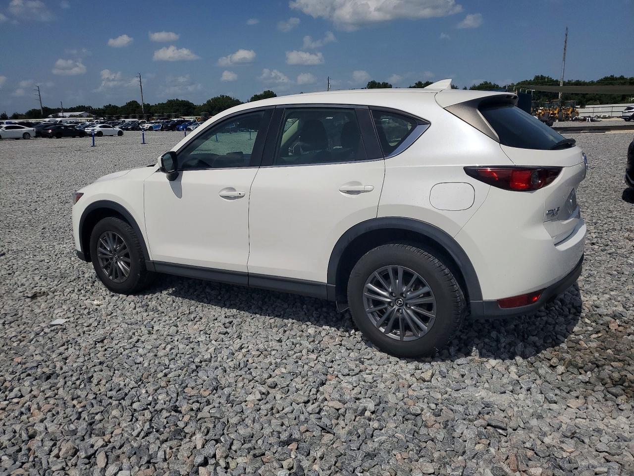 2017 Mazda Cx-5 Sport - Image 2