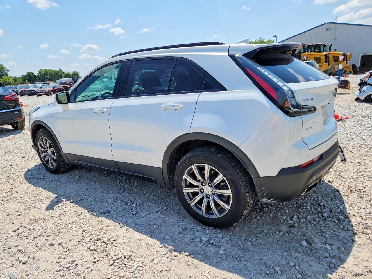 2022 Cadillac Xt4 Sport - Image 2