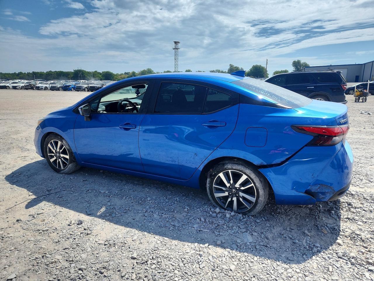 2020 Nissan Versa Sv - Image 2