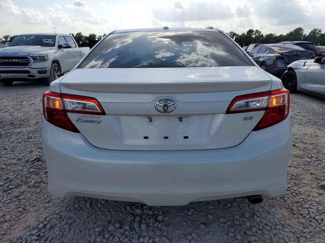2012 Toyota Camry Se Sport Limited Edition - Image 6